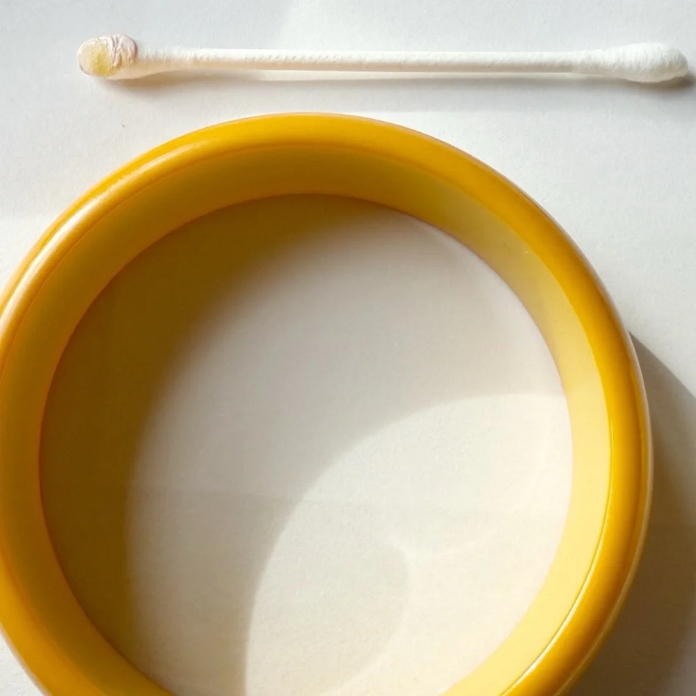 Vintage Set of 2 Butterscotch Yellow Bakelite Bangle Bracelets TESTED